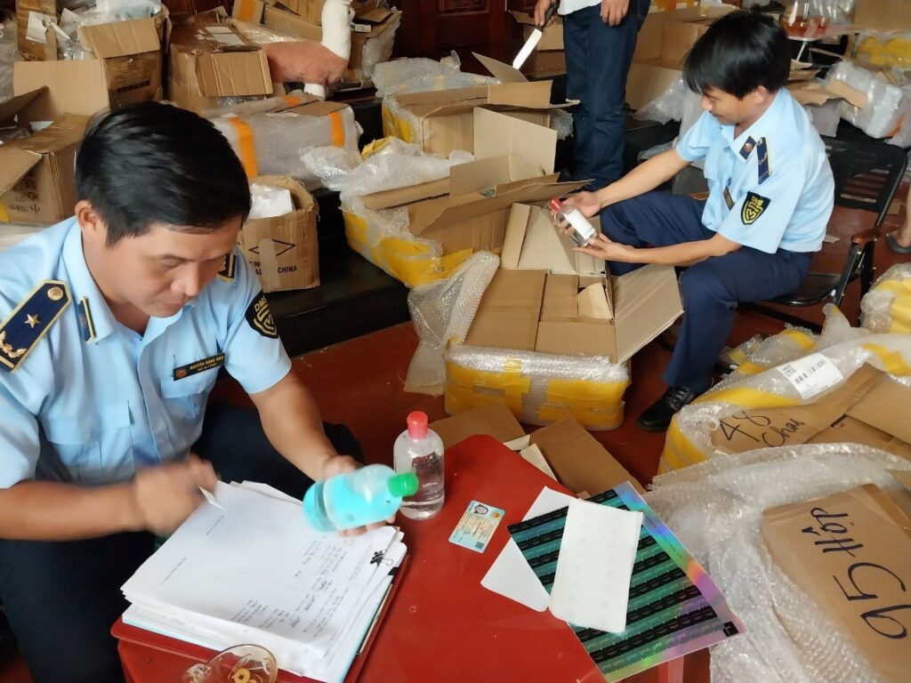 xử lý vi phạm trong lĩnh vực TMĐT tại cơ sở kinh doanh mỹ phẩm